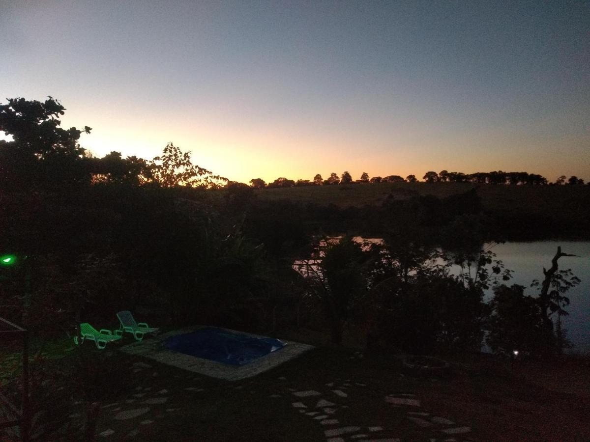 Casa Com Piscina Fundo Pra Represa E Ar Condicionado Casinhabrancadevaranda Ijaci エクステリア 写真