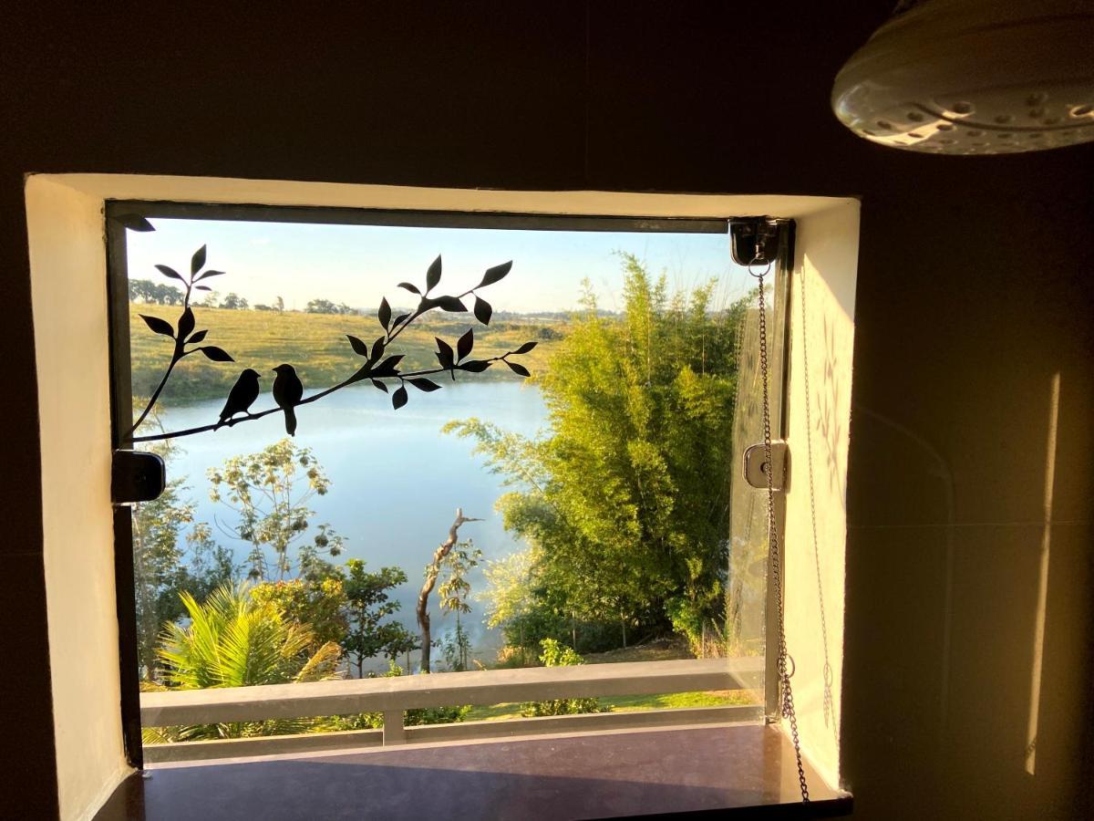 Casa Com Piscina Fundo Pra Represa E Ar Condicionado Casinhabrancadevaranda Ijaci エクステリア 写真